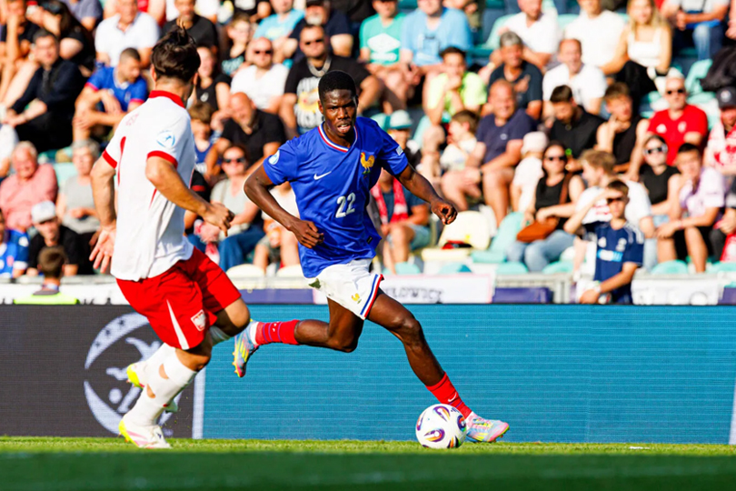 Everton Resmi Gaet Thierno Barry